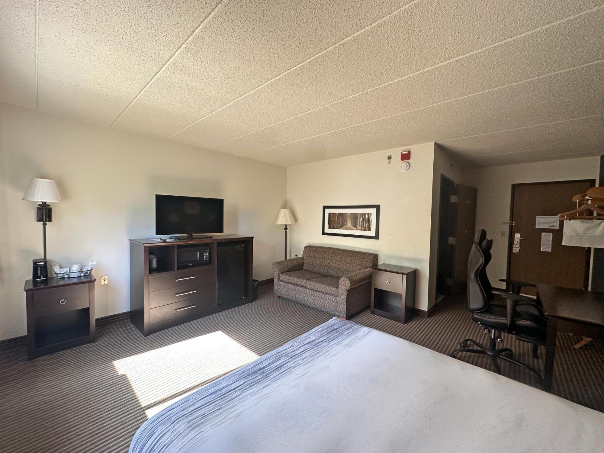 Americinn By Wyndham Menominee Exterior photo