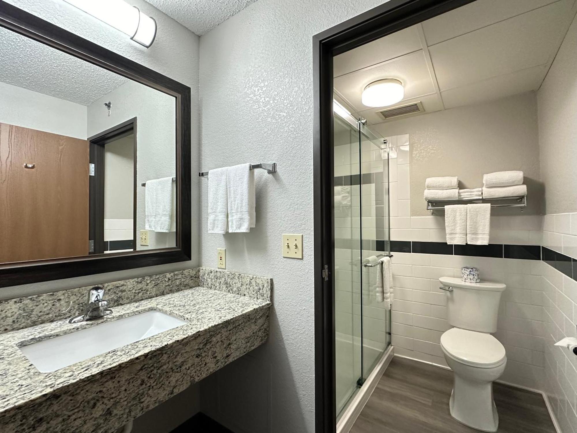 Americinn By Wyndham Menominee Exterior photo