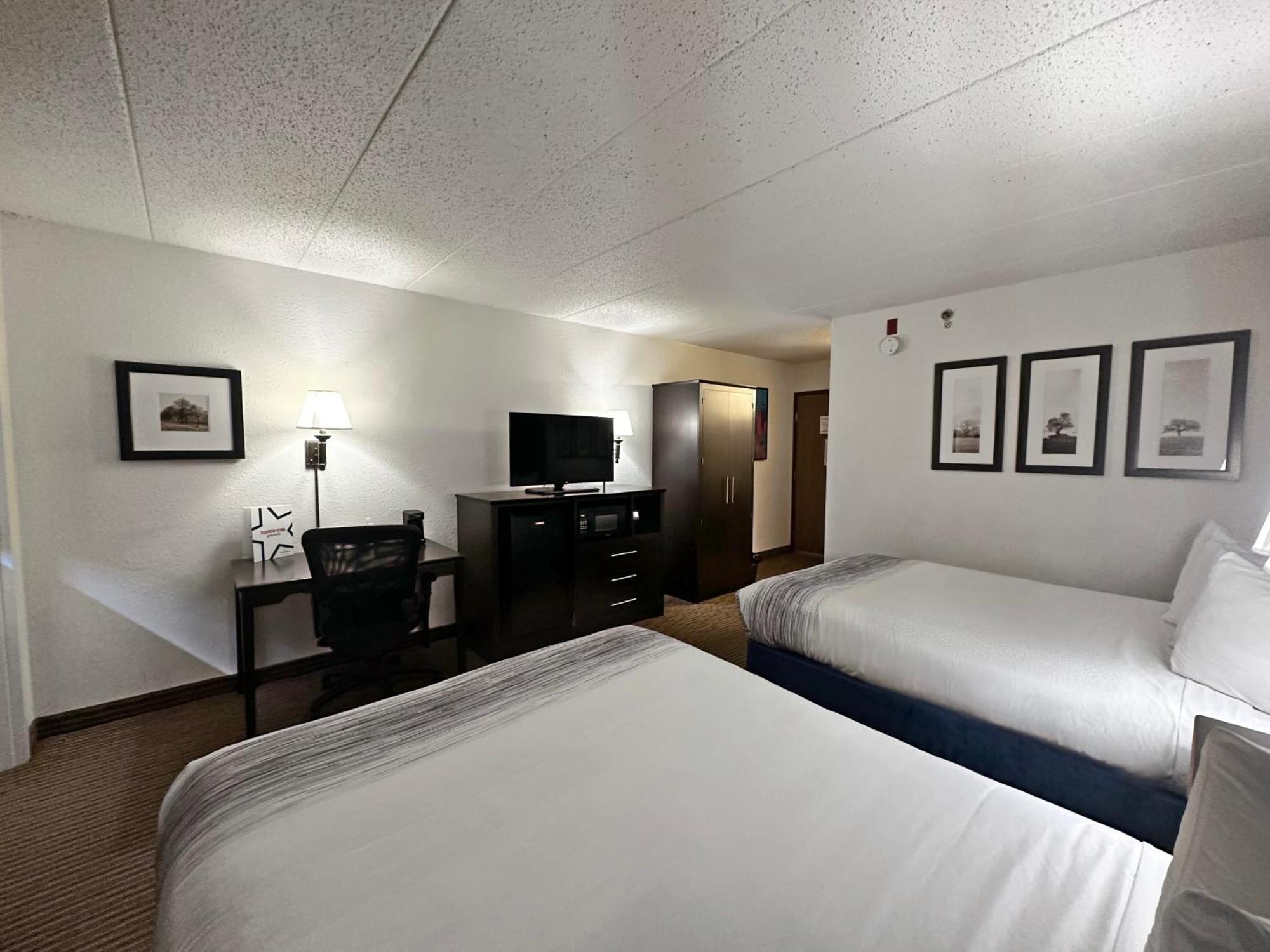 Americinn By Wyndham Menominee Exterior photo