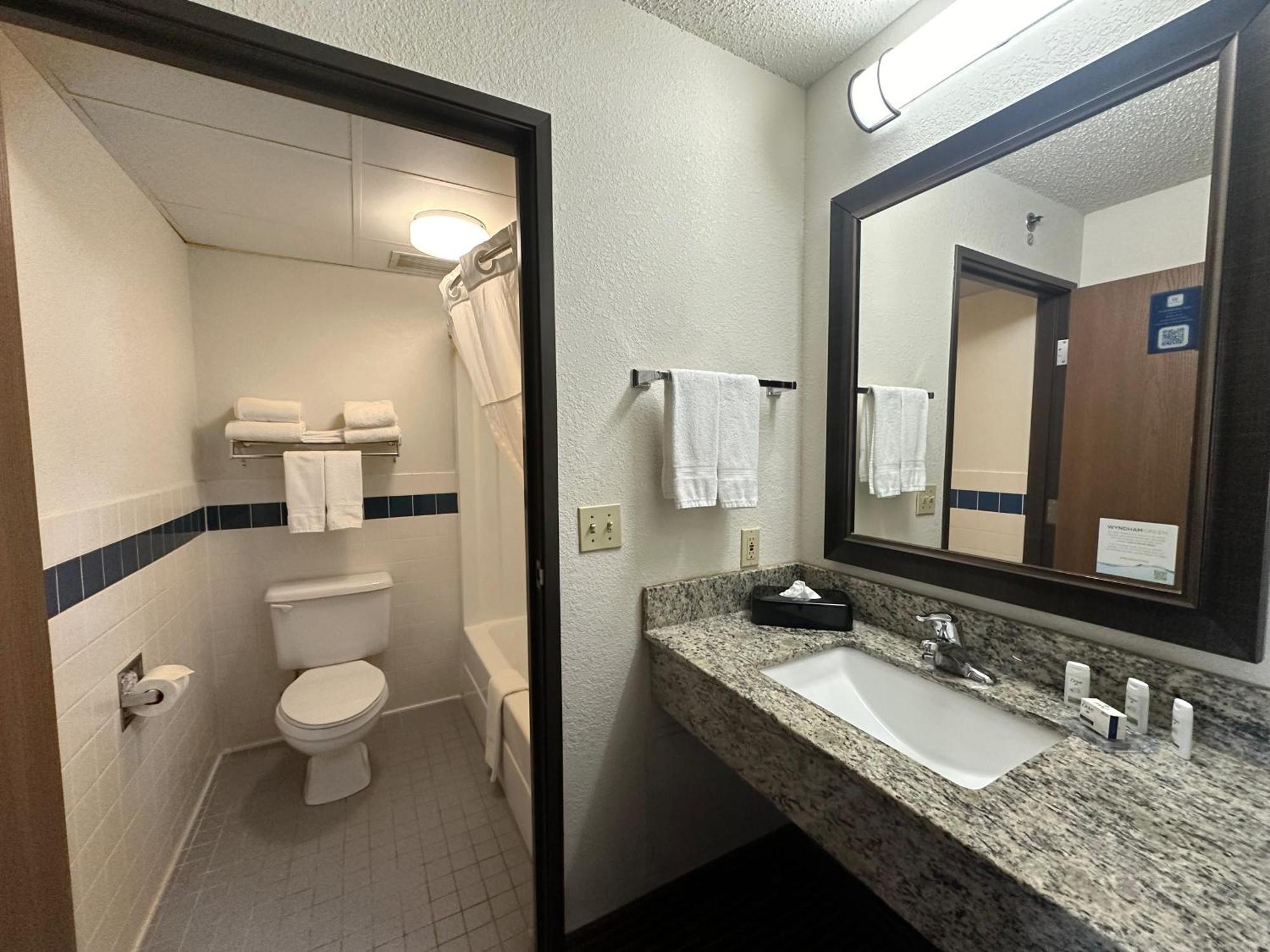 Americinn By Wyndham Menominee Exterior photo