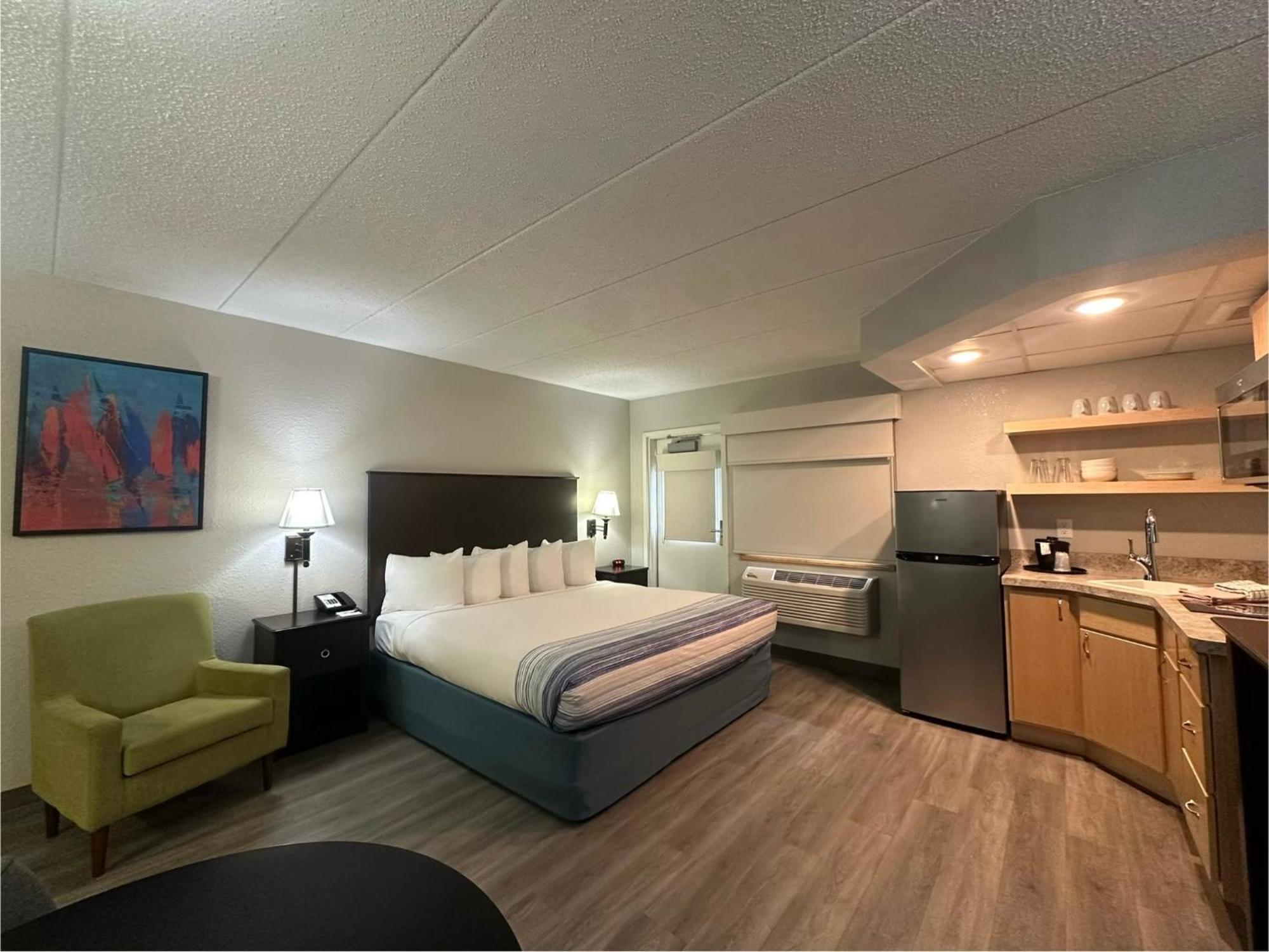 Americinn By Wyndham Menominee Exterior photo