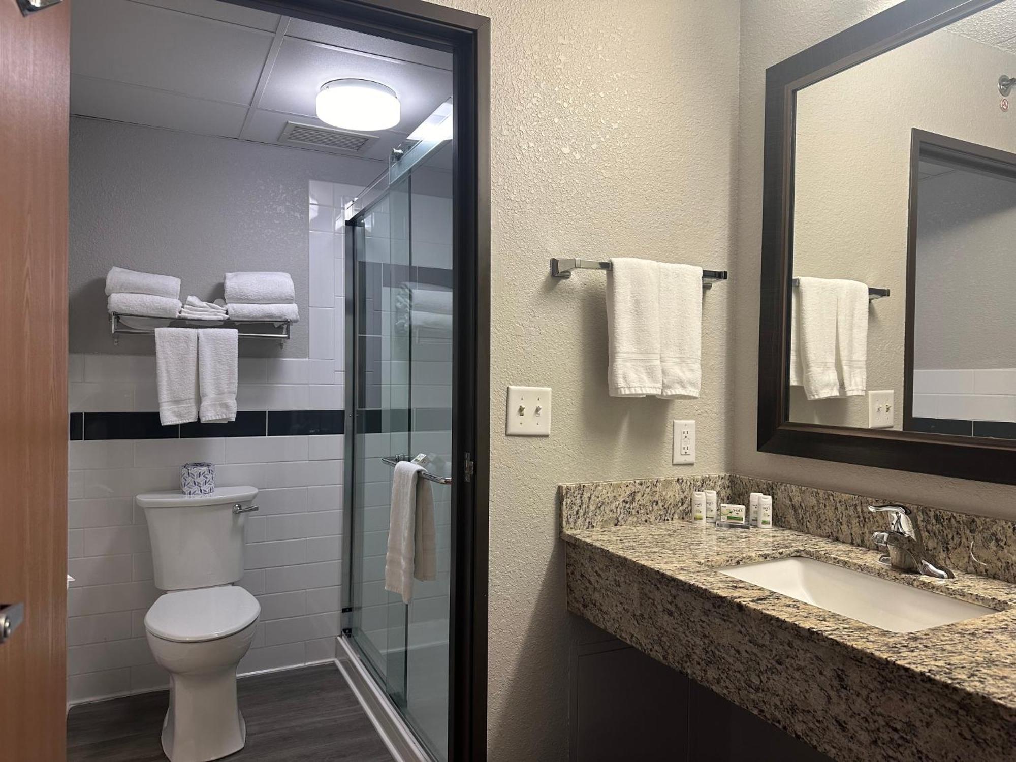 Americinn By Wyndham Menominee Exterior photo