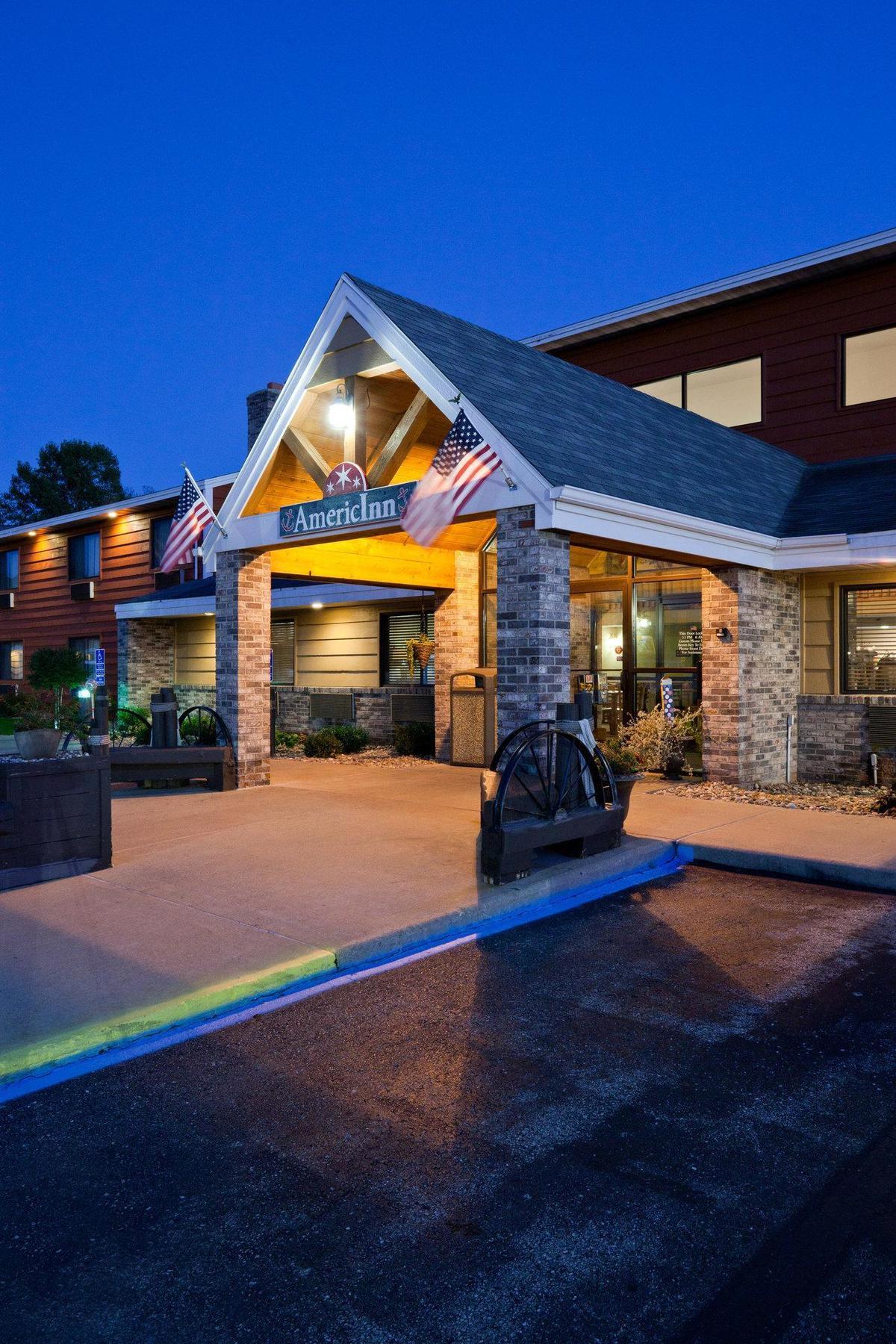 Americinn By Wyndham Menominee Exterior photo